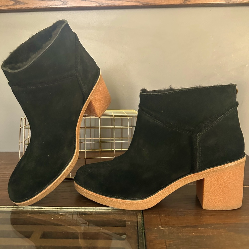 NWOT UGG Women’s Kasen Black Suede Heeled Bootie - Picture 1 of 10